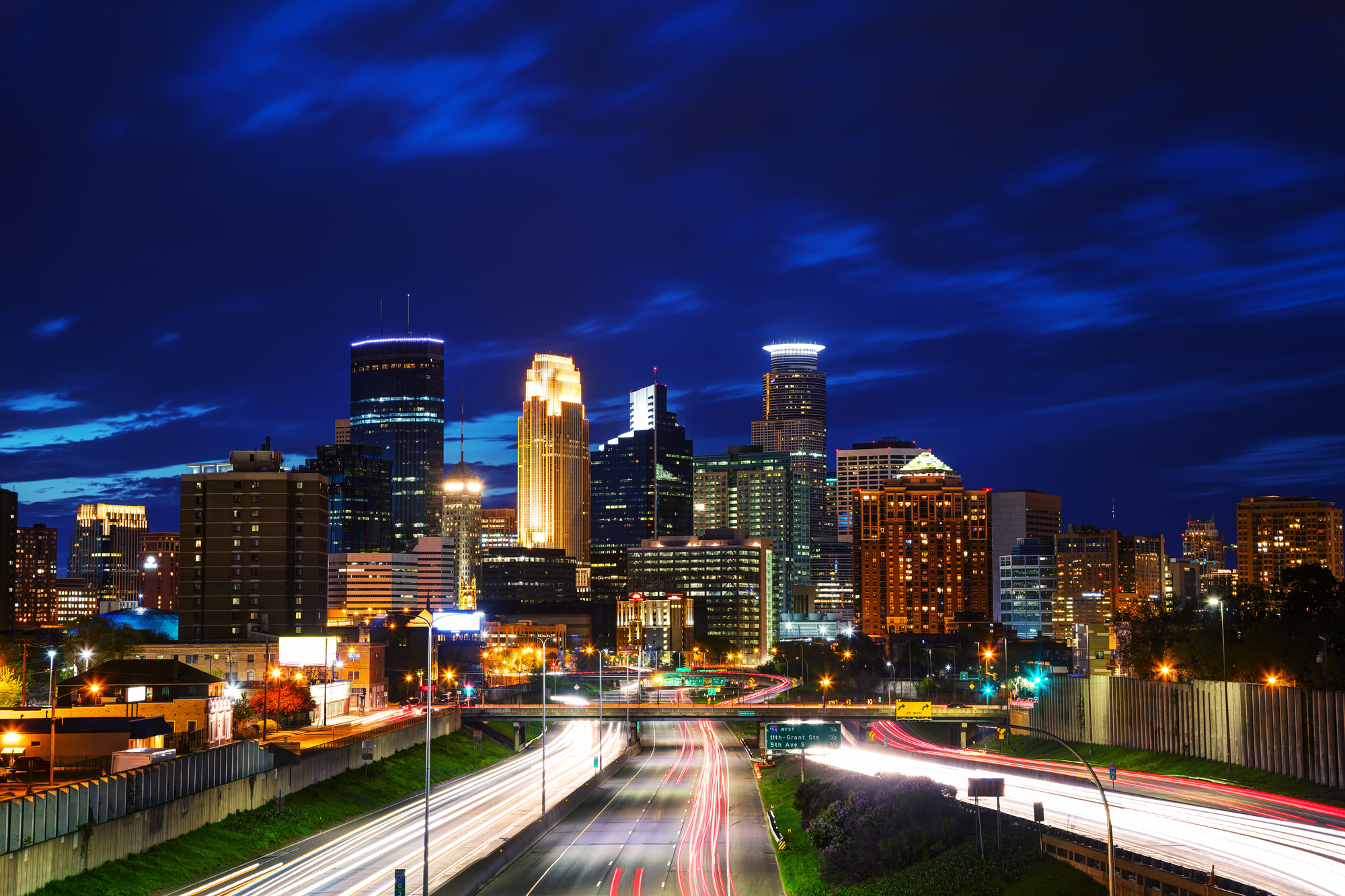 Minneapolis limo city tours