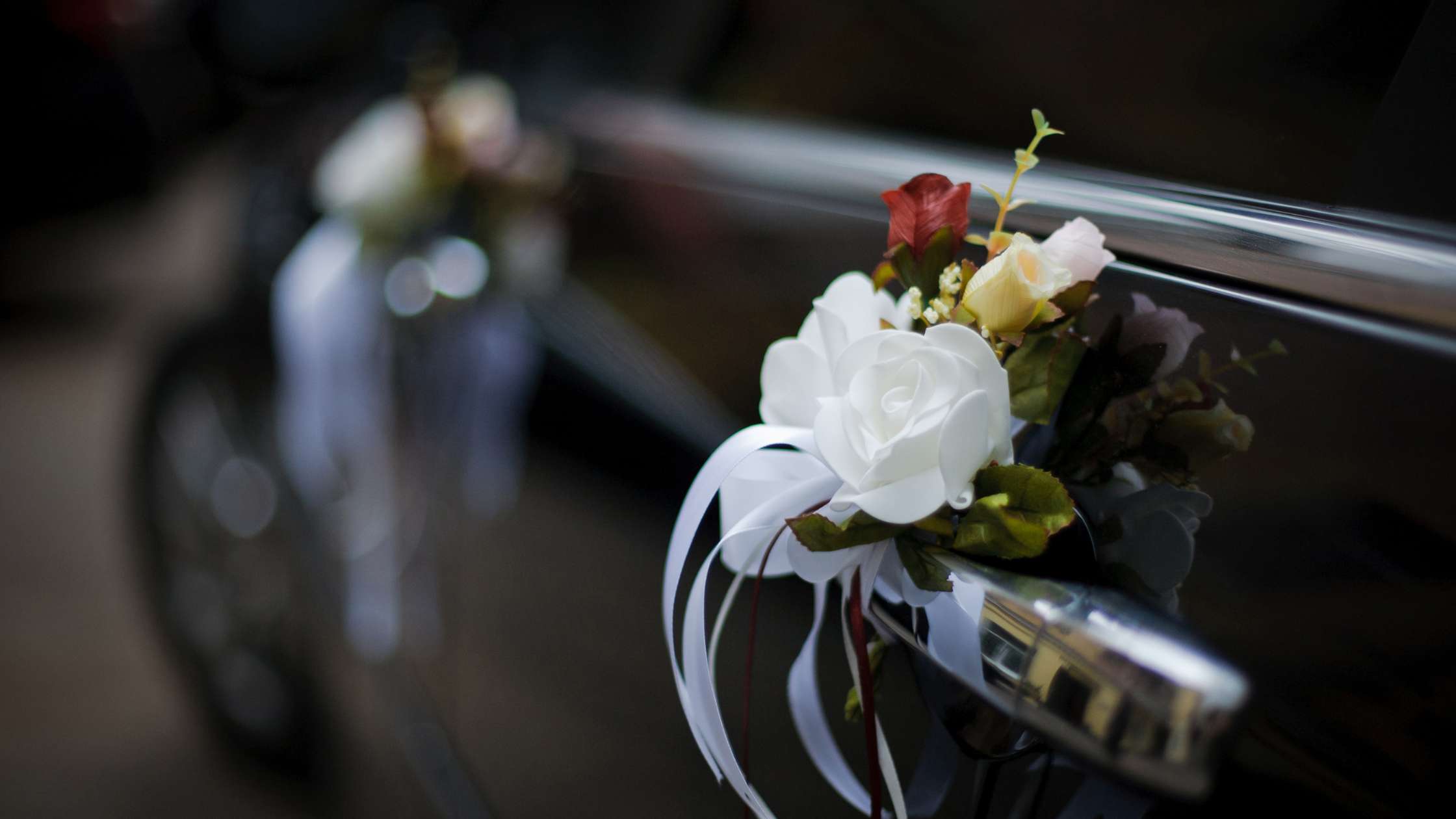How to Choose the Right Wedding Limousine Service: 10 Tips